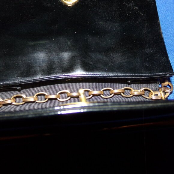 Prestige mod 1960’s black patent leather shoulder bag purse chunky gold chain - Picture 13 of 16